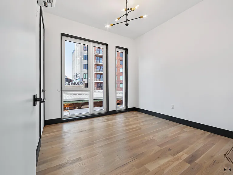 7 Melrose St #4L — Photo 8