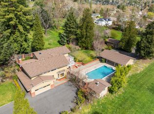 1345 NE 9th St, Grants Pass, OR 97526