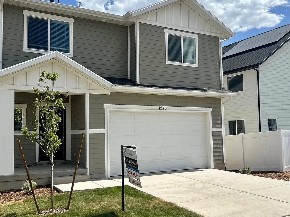 1545 W Bravo Dr