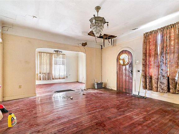 5th image of 9021 S Claiborne Ave