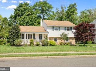 17 Maitland Rd, Hamilton, NJ 08620