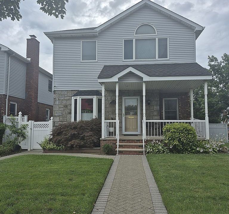 1st image of 739 Leggett Pl