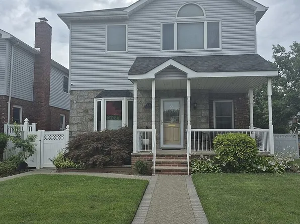 739 Leggett Pl, Whitestone, NY 11357