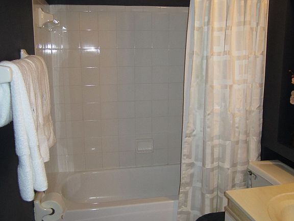 5th image of 16535 Victoria Crossing Dr Unit D
