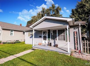 107 E 1st St, Hartford, IL 62048