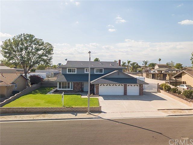 Curb elevation of home.
