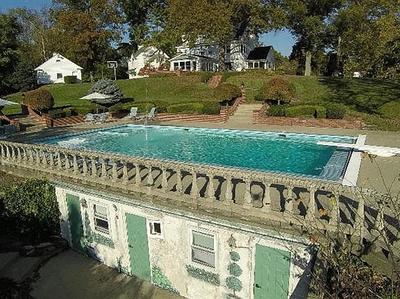 5th image of 721 Watch Hill Ln