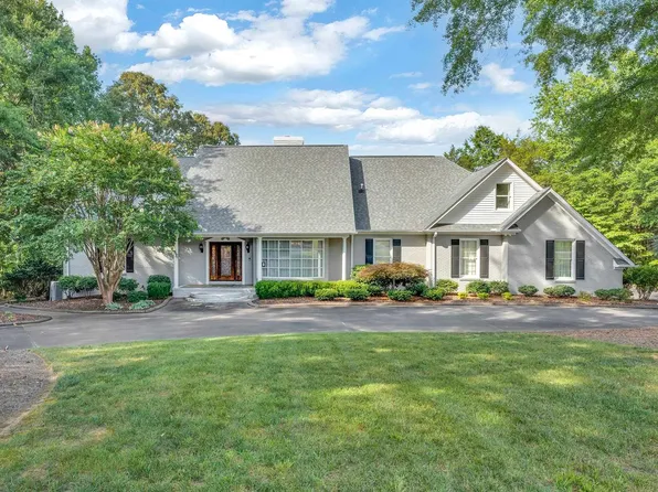 207 Carolina Club Dr, Spartanburg, SC 29306