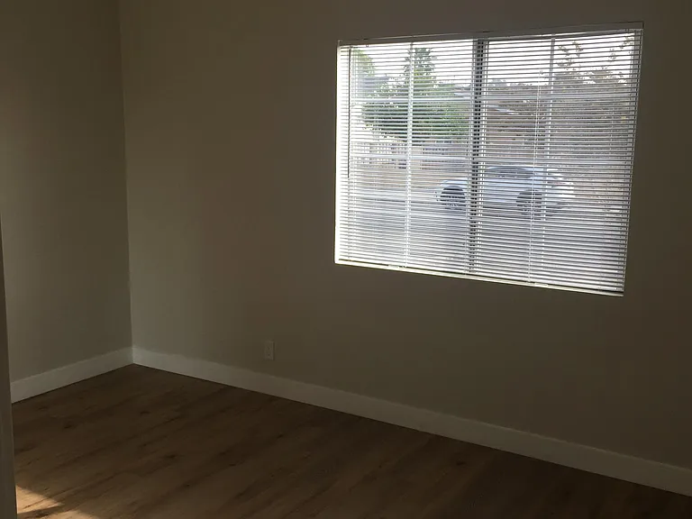 6433 Gentry Ave — Photo 23