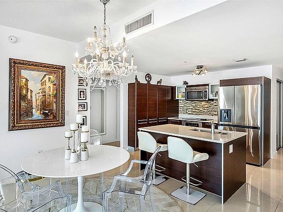 5th image of 1900 N Bayshore Dr APT 2715