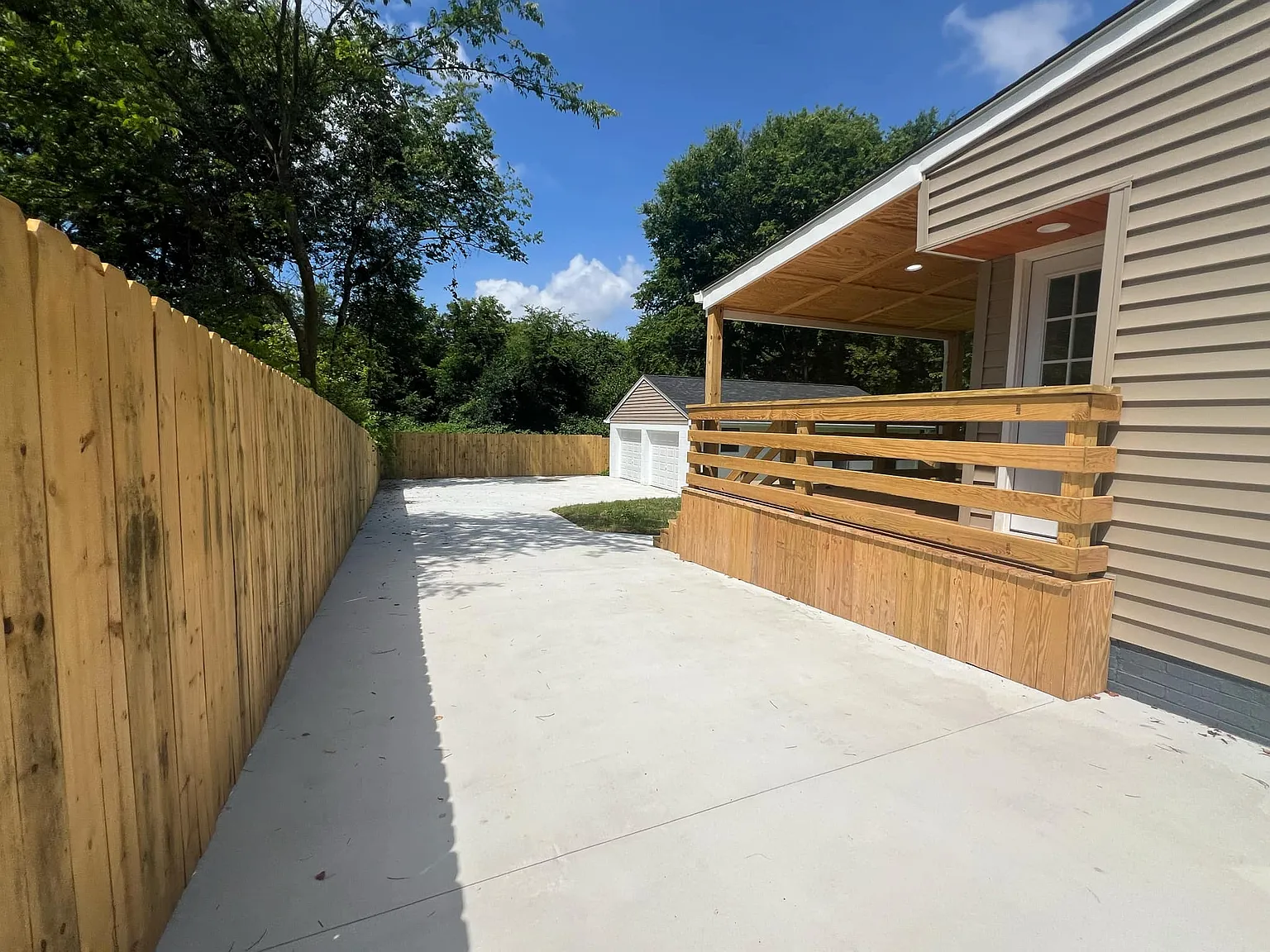 2 bed, 1000 sqft, $2,000 — Photo 3