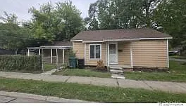 2 bed, 1.0 bath, 1081 sqft, $1,640 — Photo 2