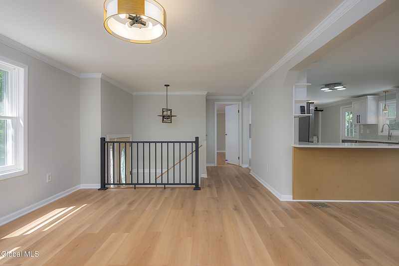 5th image of 140 Turner Road