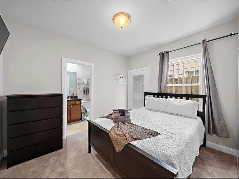 2512 Leeland St — Photo 13
