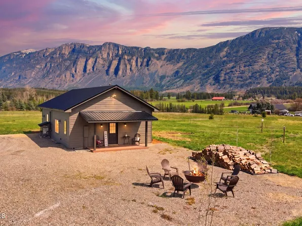 1770 Porthill Loop Rd, Bonners Ferry, ID 83805