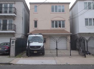 81 Chambers St, Newark, NJ 07105