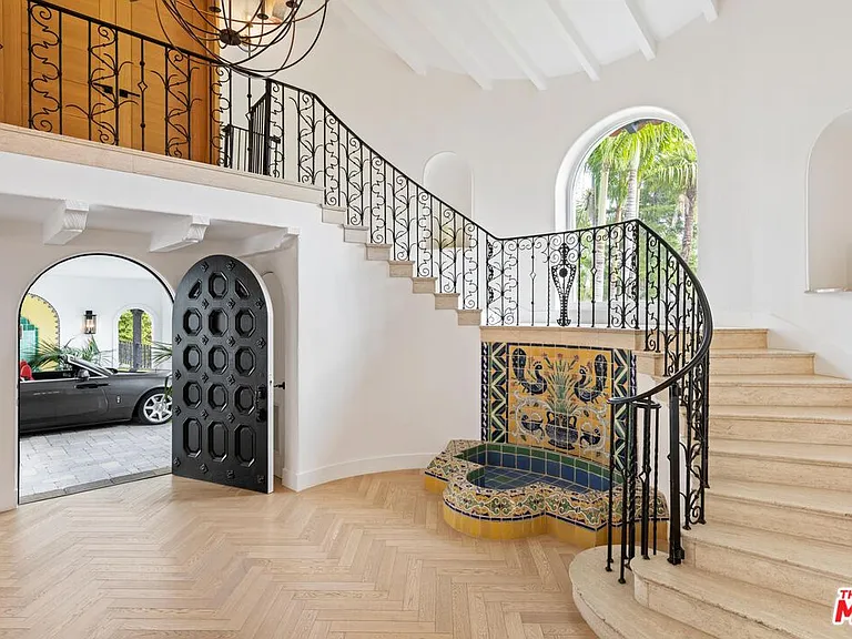 9451 Sunset Blvd — Photo 17