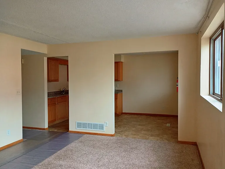 295 Hoyt Ave E #2LOWER — Photo 5