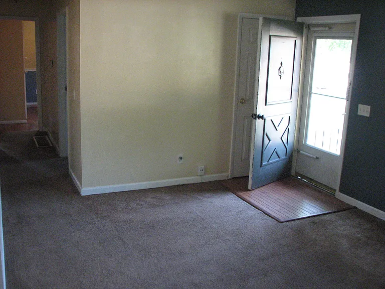 341 Gaylord Dr — Photo 4