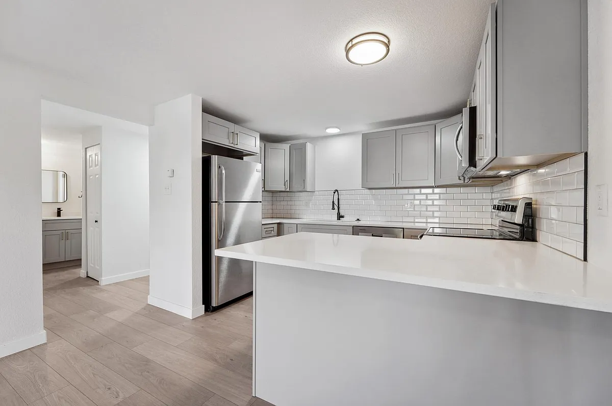 Building Photo - 1302 S Parker Rd #133