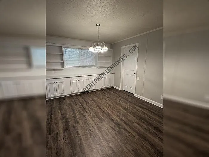 1710 Cedarhurst Dr — Photo 7