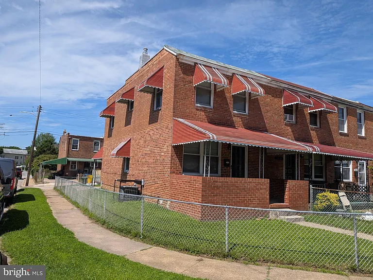 3018 Larue Sq E — Photo 4