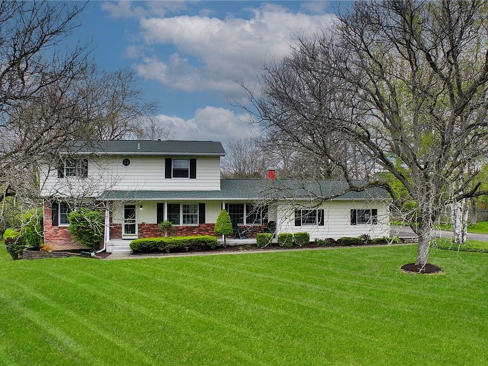 1st image of 118 Simsbury Dr