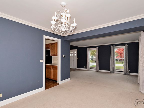 3rd image of 18003 W Banbury Dr