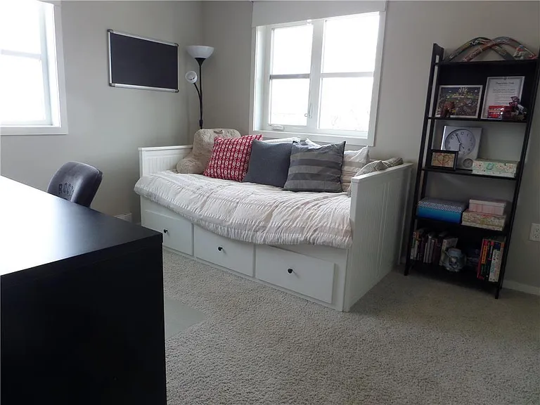 670 Hugo St S #202 — Photo 8