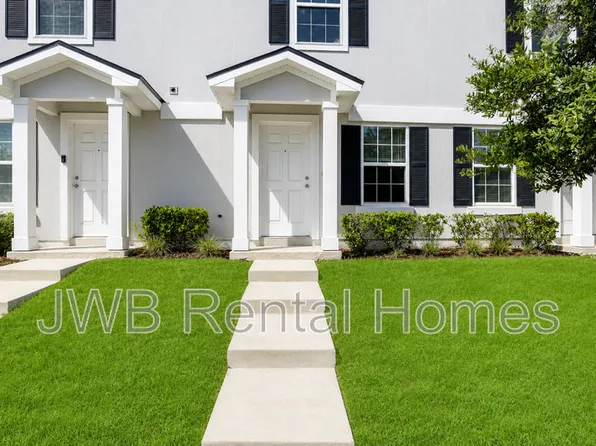 8480 McGirts Village Ln, Jacksonville, FL 32210