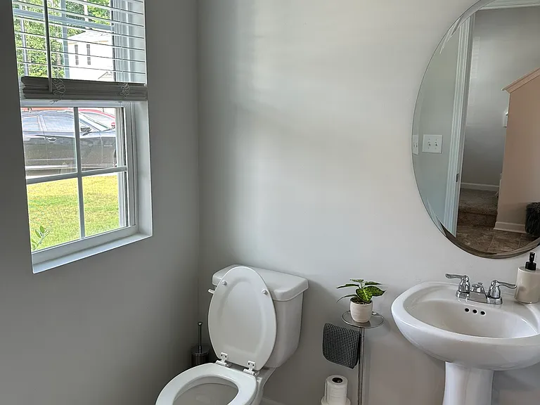 1709 Redbout Ct — Photo 3