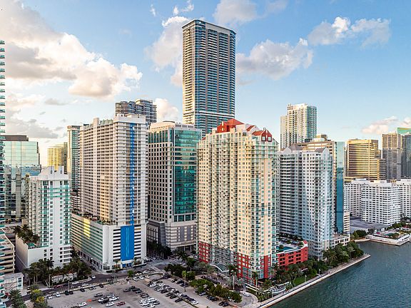 2nd image of 1200 Brickell Bay Dr APT 2122