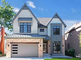 366 N Highview Ave, Elmhurst, IL 60126