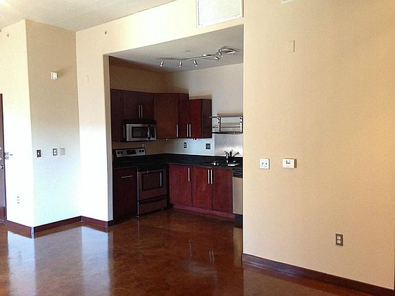 5th image of 2205 McKinney St APT 518