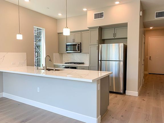 4th image of 263 Llano De Los Robles Ave