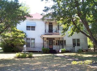 904 S Magnolia St, Palestine, TX