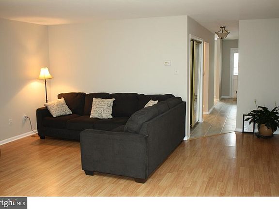 5th image of 56 Fair Oaks Ct
