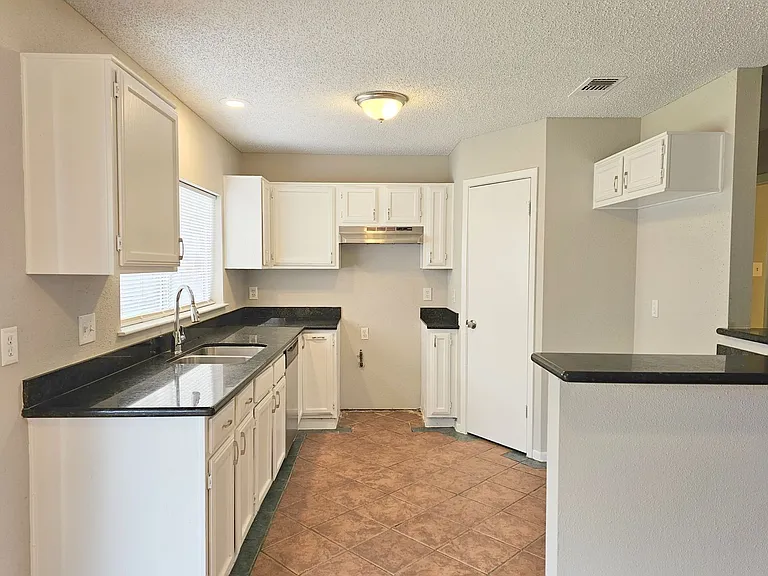 6103 Wolfboro Dr — Photo 5