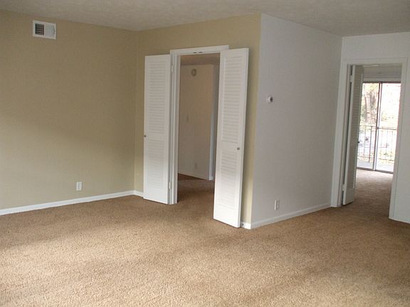3rd image of 7717 Poppleton Plz APT 3