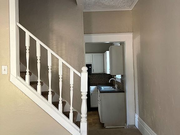 2nd image of 77 E 21st St