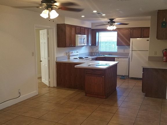 5th image of 2510 E Marlowe Pl