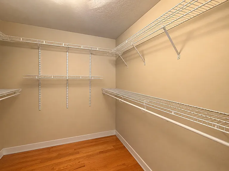 1079 Durham Ct — Photo 11