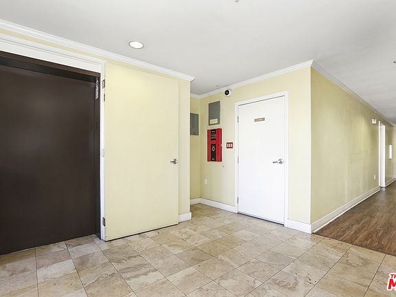 5th image of 1951 N Beachwood Dr APT 102