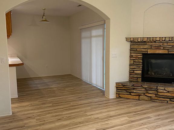 4th image of 211 N Shasta Ave #H-a