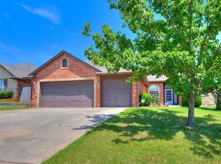 11167 Larkin Ln, Midwest City, OK 73130
