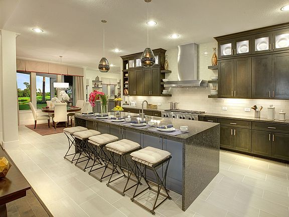 Breakfast area off kitchen