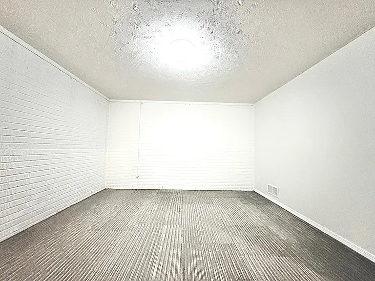 3 Ross Dr #6 — Photo 18