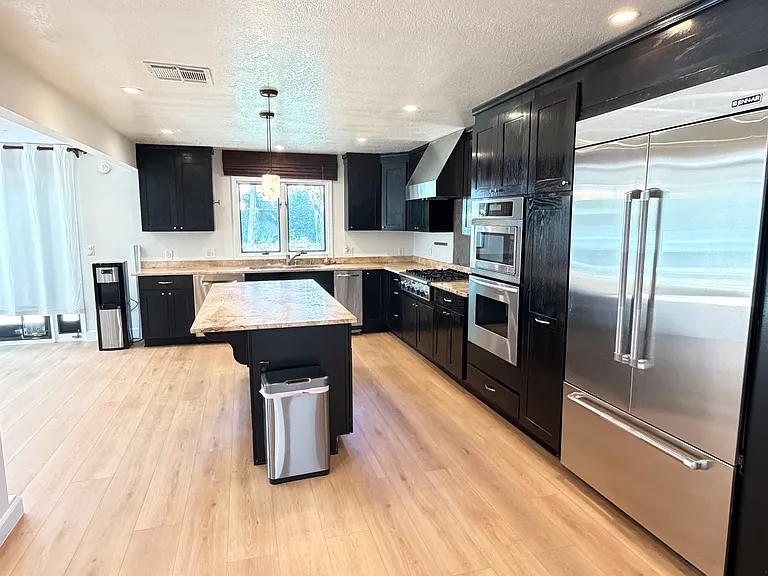 5701 Malaga Pl — Photo 7