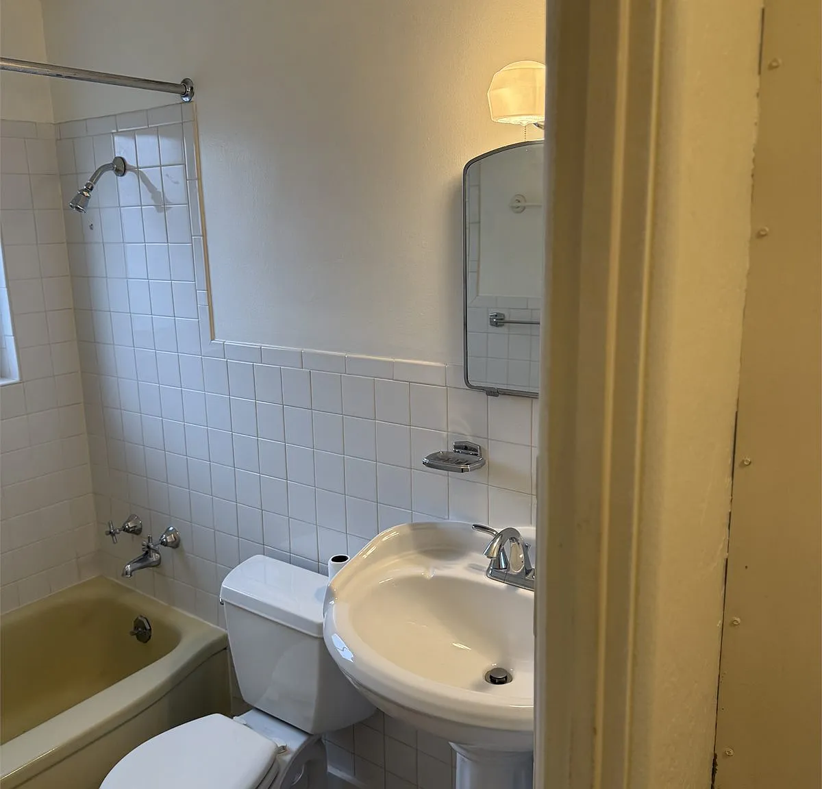 2 bed, 776 sqft, $1,200 — Photo 1