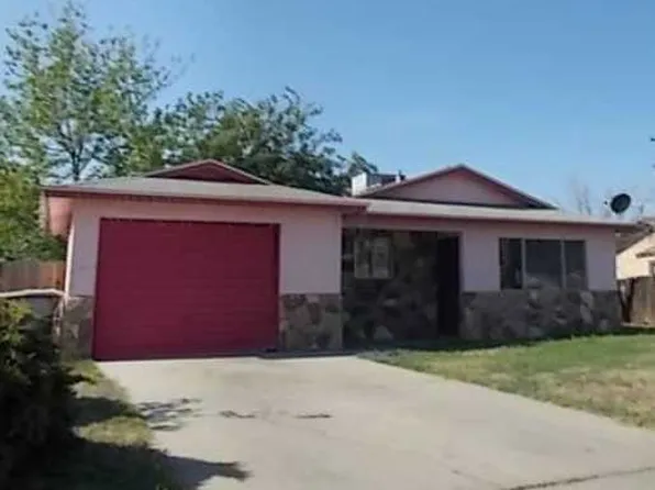9561 Eastview Dr, Hanford, CA 93230